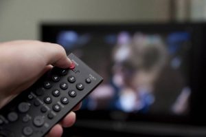 Tivi sony không tắt được có nên gọi thợ sửa chữa
