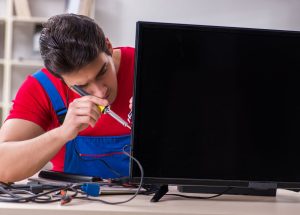 Tivi là thiết bị điện tử thường sử dụng trong phạm vi gia đình